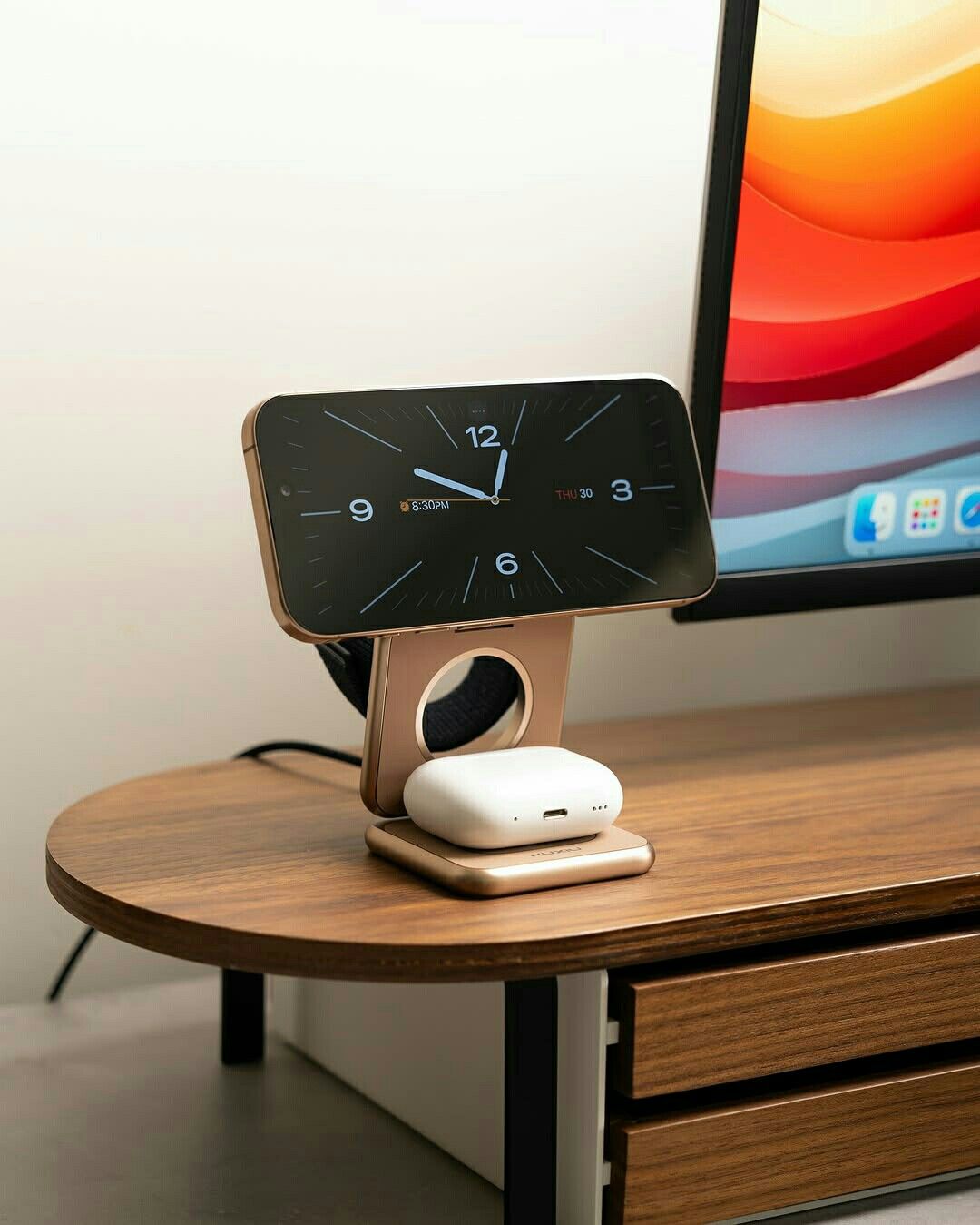 Novexa™ Manyetik 3-ü-1 Kablosuz Şarj Standı – iPhone, Apple Watch & AirPods Uyumlu